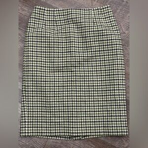 Vintage Talbots Green/Blue houndstooth Wool Skirt  Made In USA Size 6